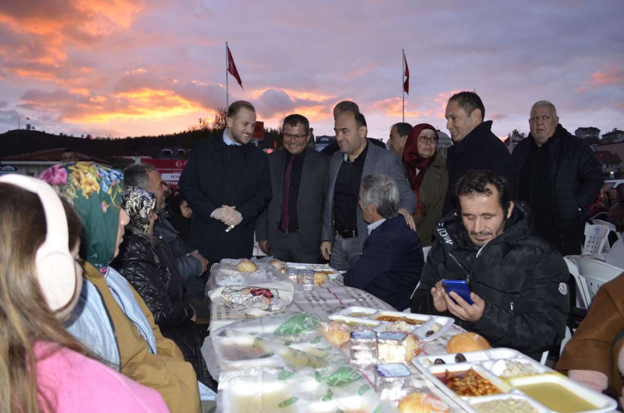 MHP Muğla İl Başkanı Burak Demirel Seydikemer’de Vatandaşlarla İftarda Buluştu 15
